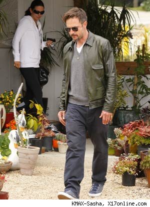 Flower Power: A Cox and Arquette Springtime Reunion